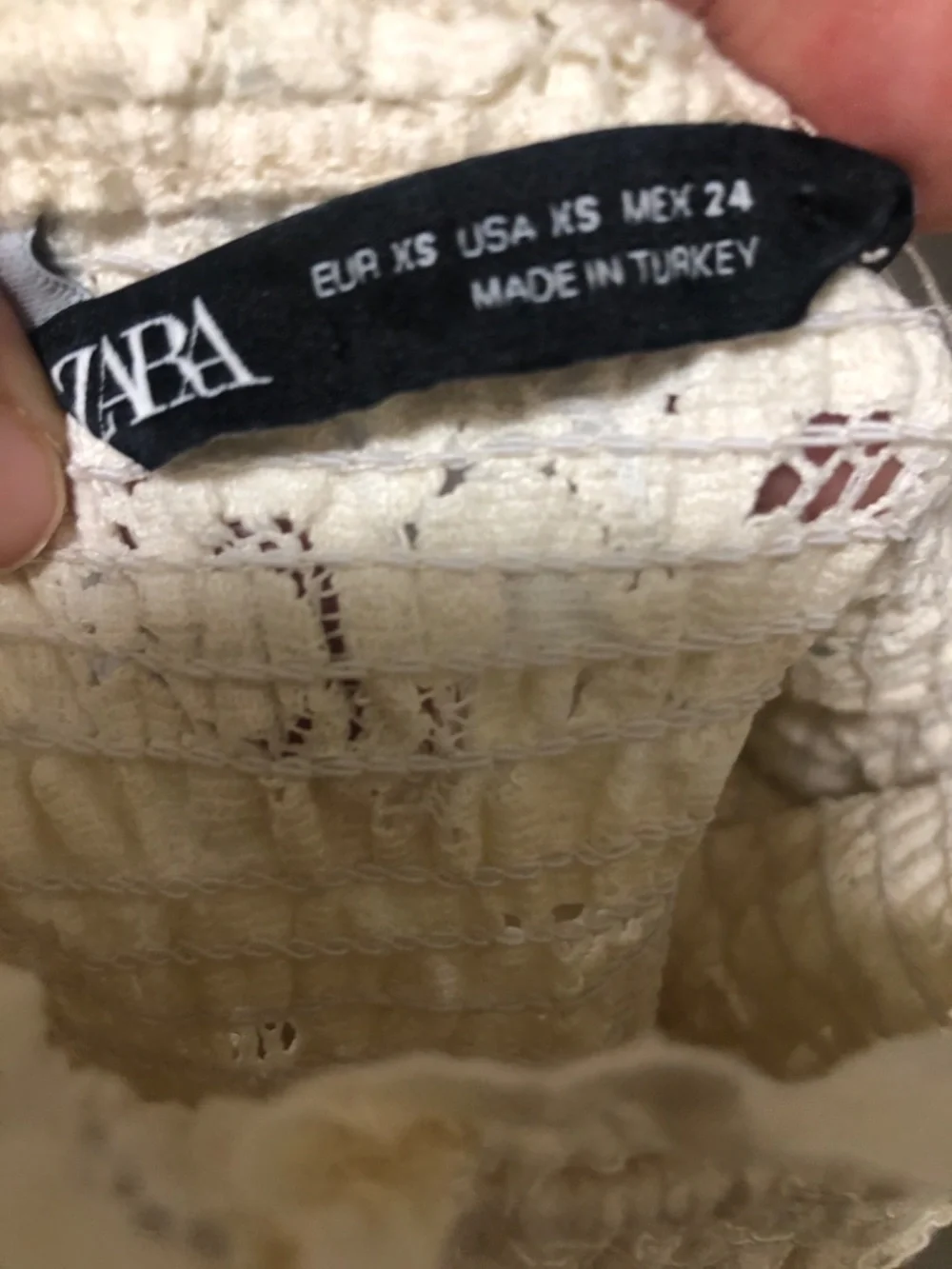 Zara cream-colored floral lace crop top featuring a square neckline Size XS - Picture 7 of 7